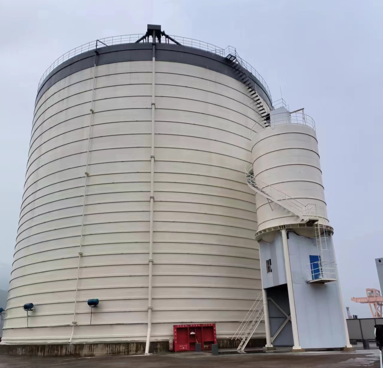 东澳镇10万吨水泥钢板库